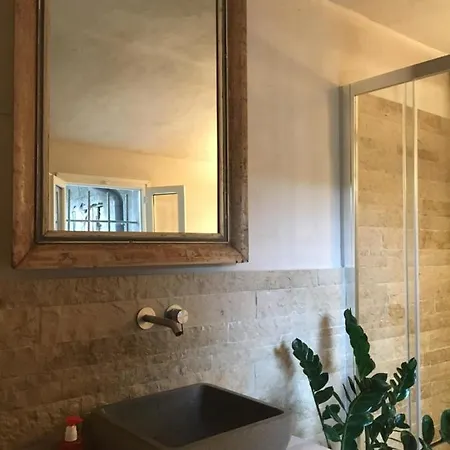 Sottolaluna Viano