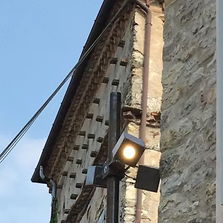 Sottolaluna Viano